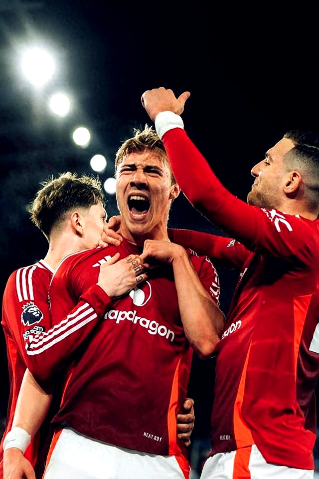 ayx中国官方游戏平台下载 莱万多夫斯基意外战胜切尔西，败北引爆全场！